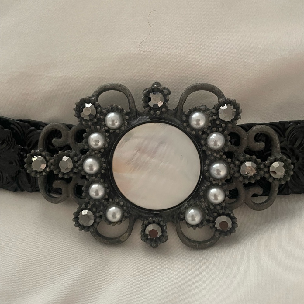 Elegant Black and Silver Women's metal belt